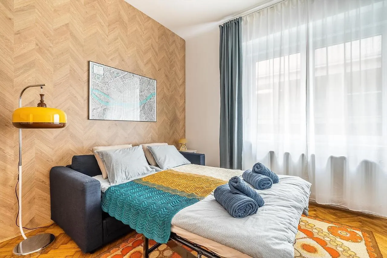 Budapest Then & Now Apartment