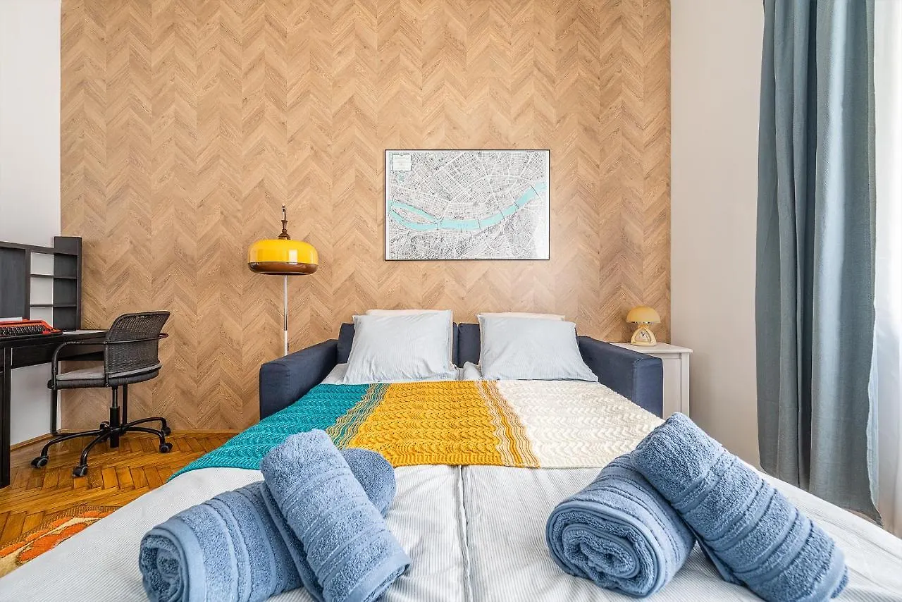Budapest Then & Now Apartment 0*,