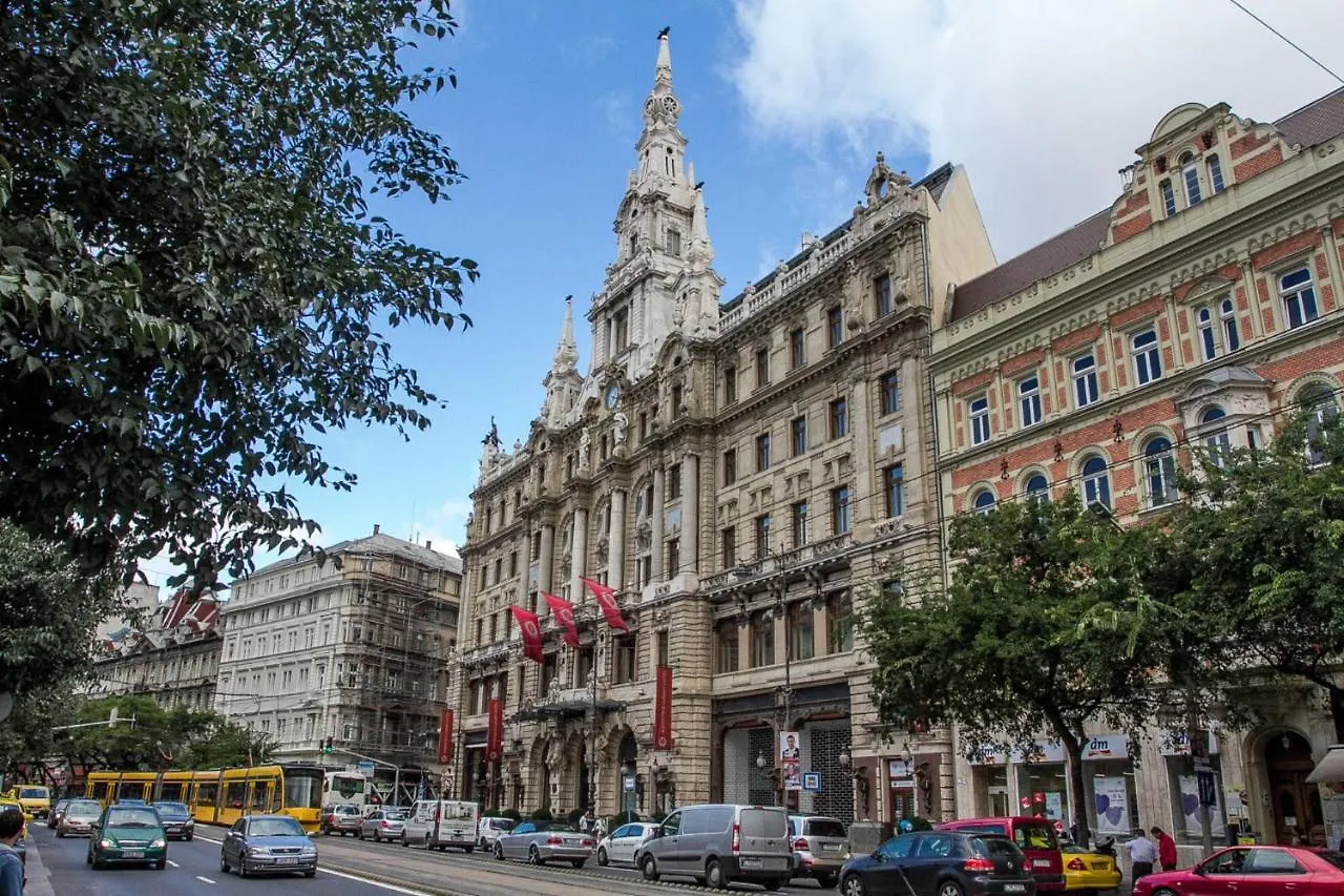 Budapest Then & Now Apartment